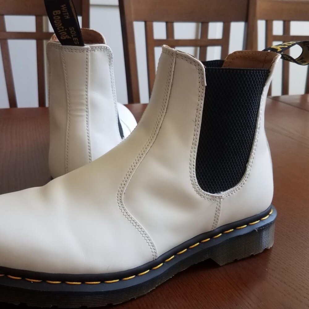 Dr. Martens White Boots Mens Size 10. Womens Size 9 - FREE Shipping!